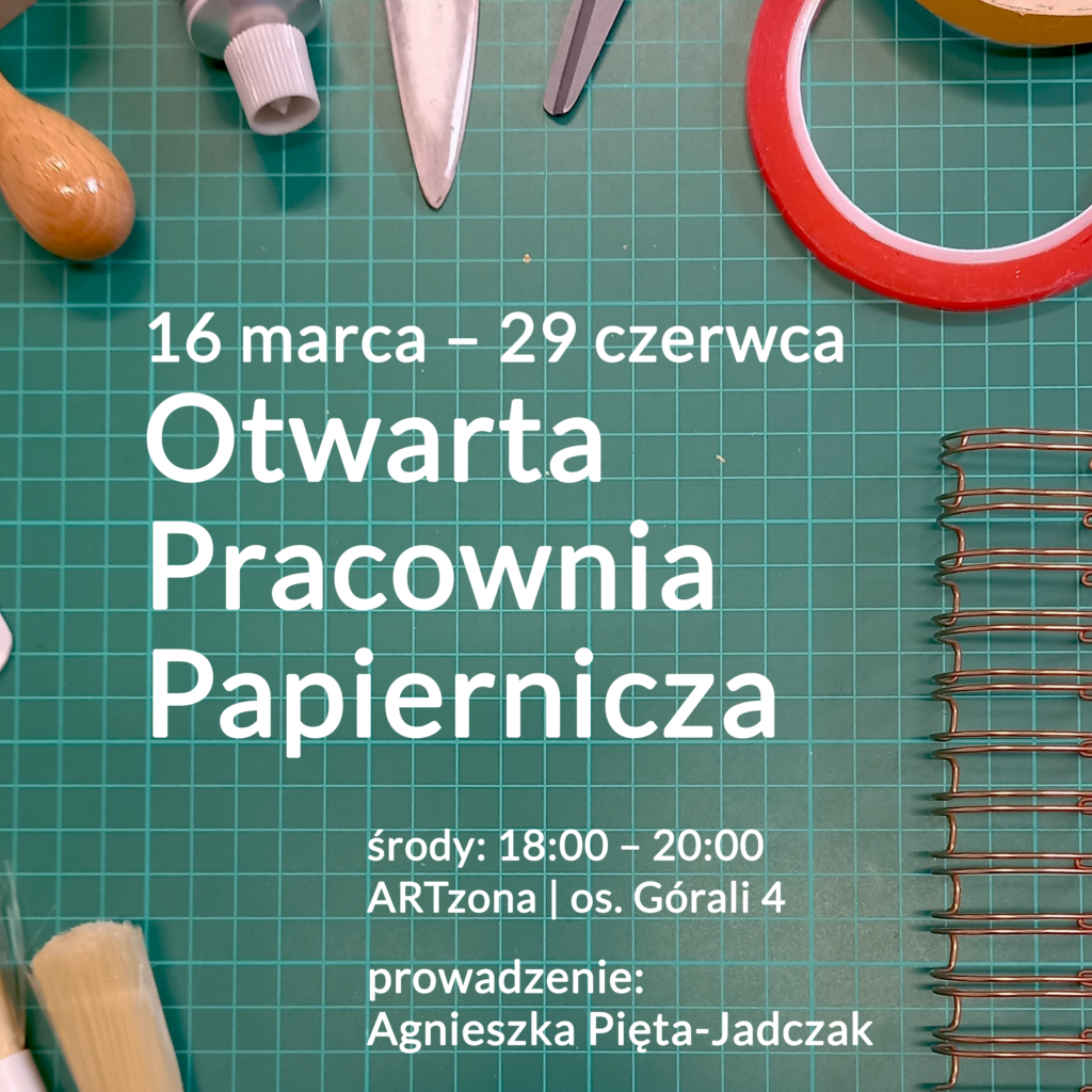 ARTZona - Pracownia Papiernicza - A3 Dookoła zielonego pola w kratkę znajdujące się taśma klejąca, nożyczki, pędzel i klej. Otwarta pracownia papiernicza.