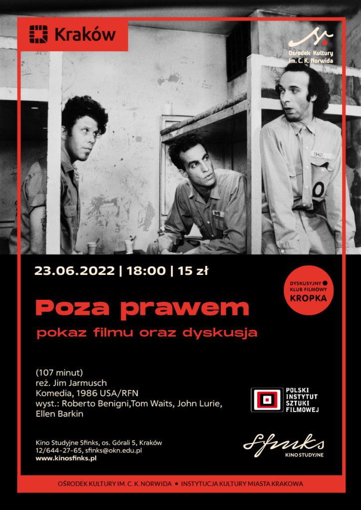 Sfinks DKF - Poza prawem 1 Kadr z filmu. Fotografia trzech mężczyzn siedzących w więzieniu. Czarnobiałe zdjęcie. Film Poza prawem.